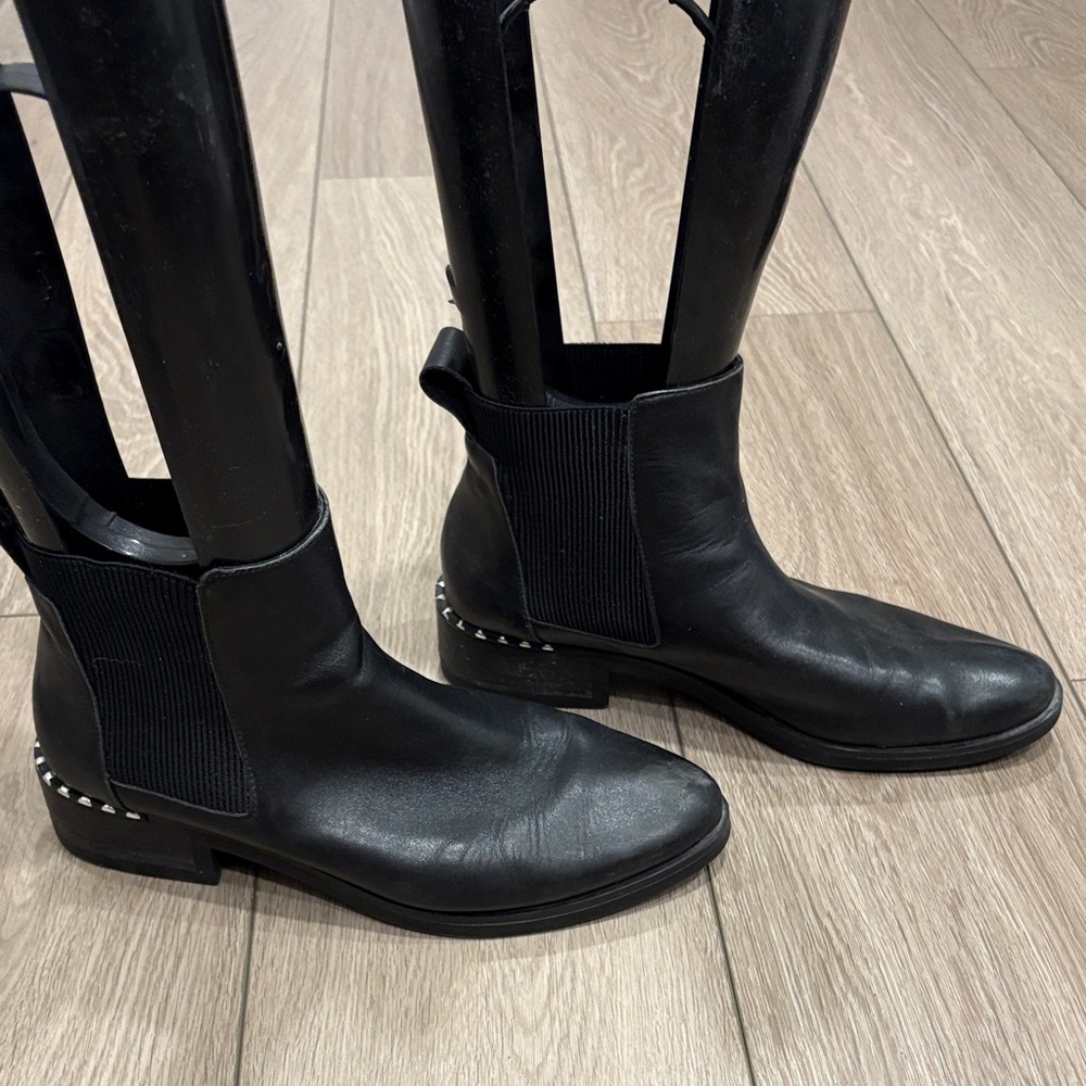 Wishbone collection 9 Black leather Ankle Boots with Studded Detail